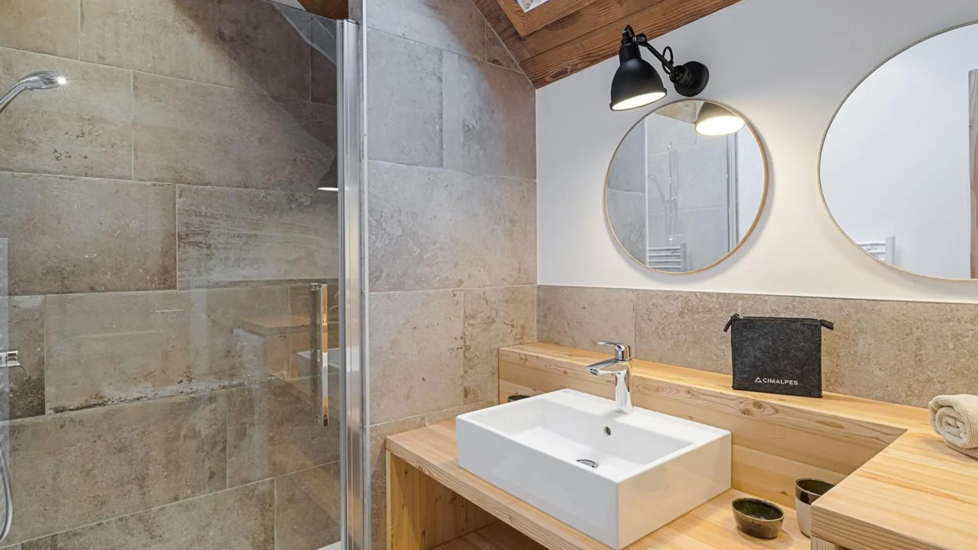 Maison Renovee Familiale Au Village - Fr-1-808-19 Ле-Монетье-ле-Бен